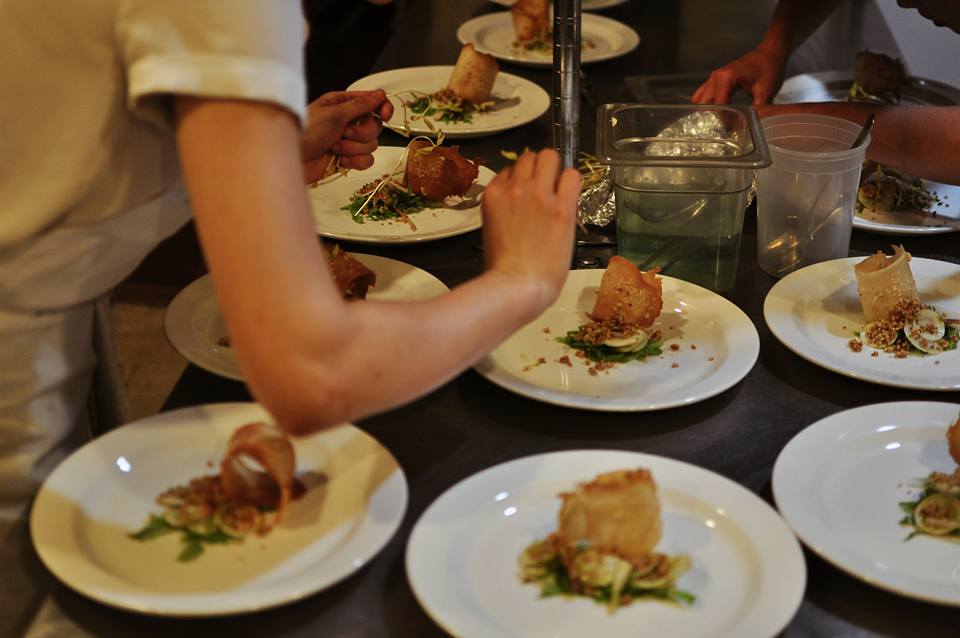 34459616_498053807277281_7459724436367736832_n